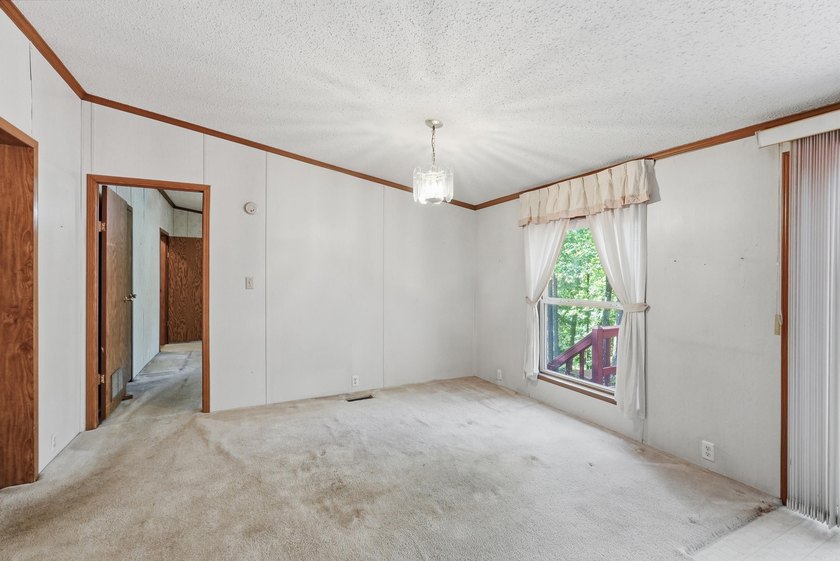 Bring your vision to this Greers Ferry Lake home on the - photo 39