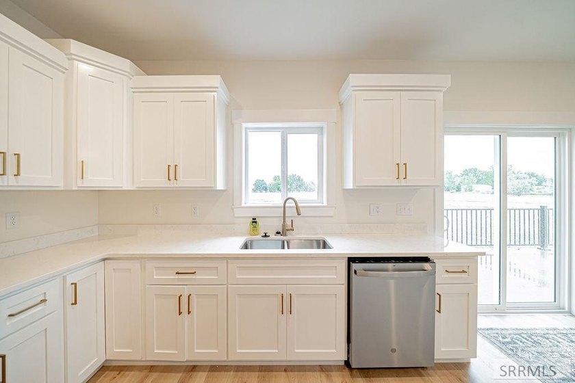 Country living meets modern flexibility in this beautiful new - photo 41