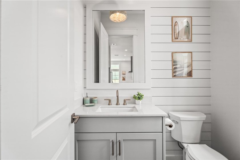 Move right into this beautifully furnished new construction home - photo 10