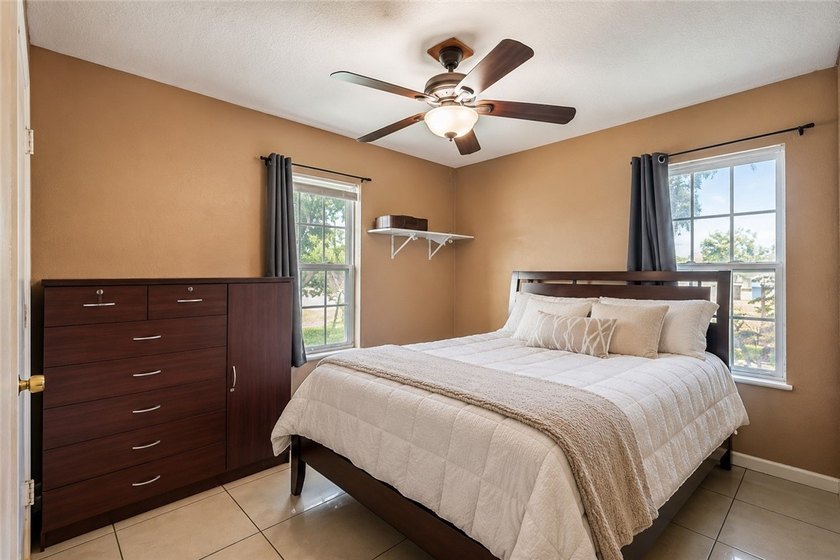 Priced to sell! Welcome to 11711 Mallard in the highly - photo 6
