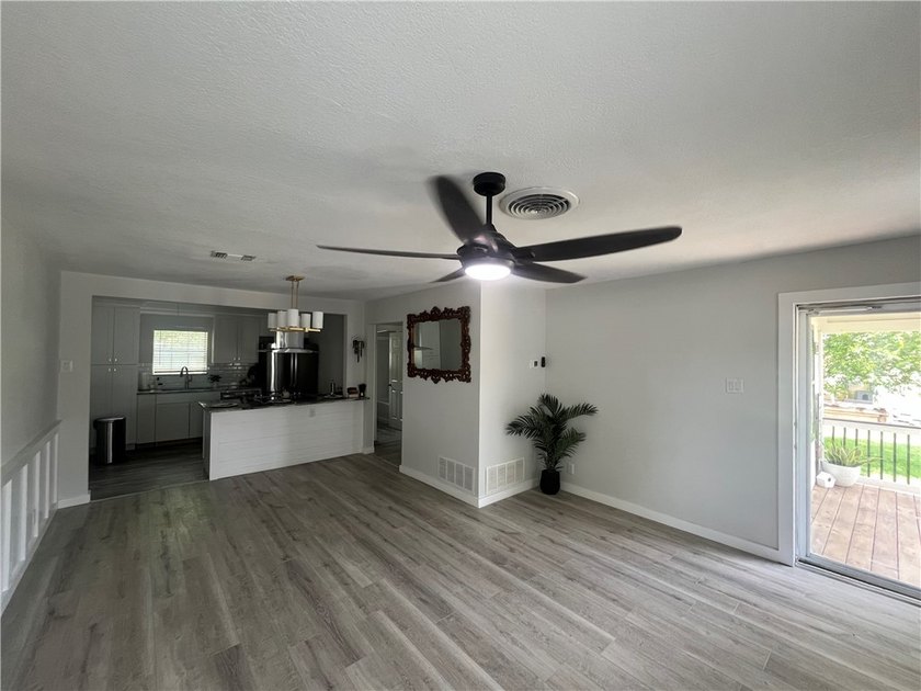 Welcome to this beautiful modern house to buy close to - photo 4