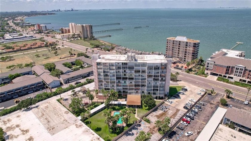 Welcome to your own piece of coastal paradise on beautiful Ocean - photo 2