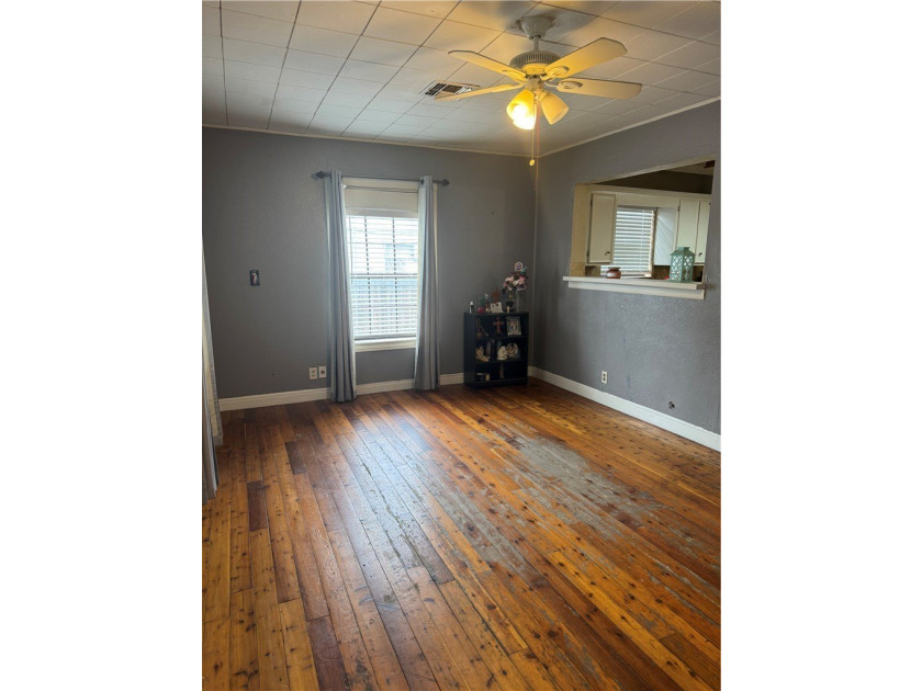 Perfect home for a large family, a rental , or someone that - photo 5