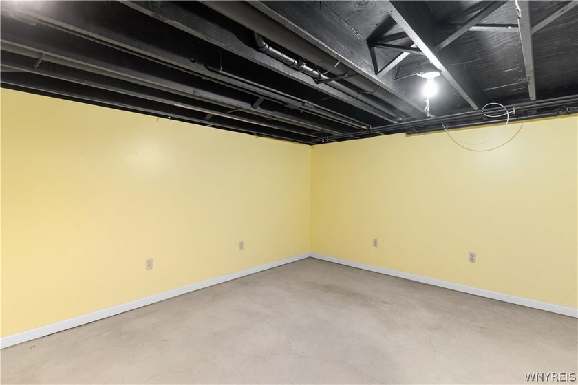 Welcome to 425 Robin, a beautifully updated ranch situated on - photo 18