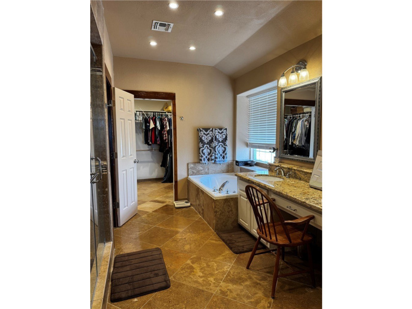 ** BRING ALL OFFERS! AS-IS! PRICED UNDER MARKET VALUE! ** This - photo 6