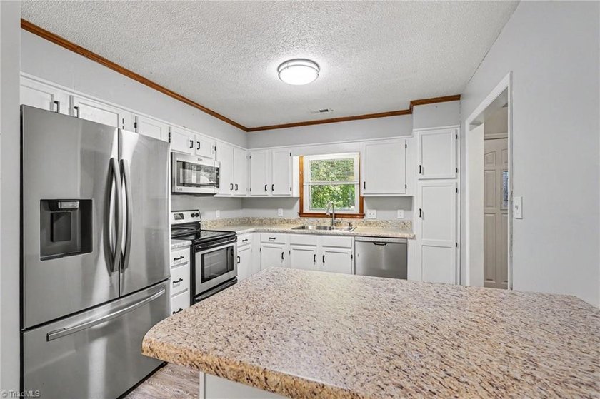 Seller offering $5,000 towards CLOSING COST! Welcome to - photo 11