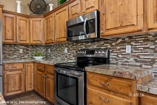This beautifully appointed and FURNISHED (turn key) home is - photo 26