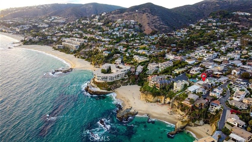 Panoramic Catalina Island views from this turn-key, SINGLE-LEVEL - photo 6