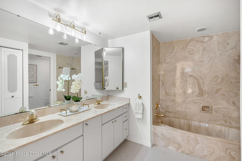Discover the luxury of this 7th-floor corner oceanfront condo in - photo 31