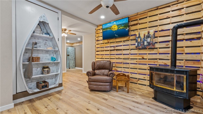 Priced to sell! INCOME PRODUCING Property!! Big room in this - photo 3