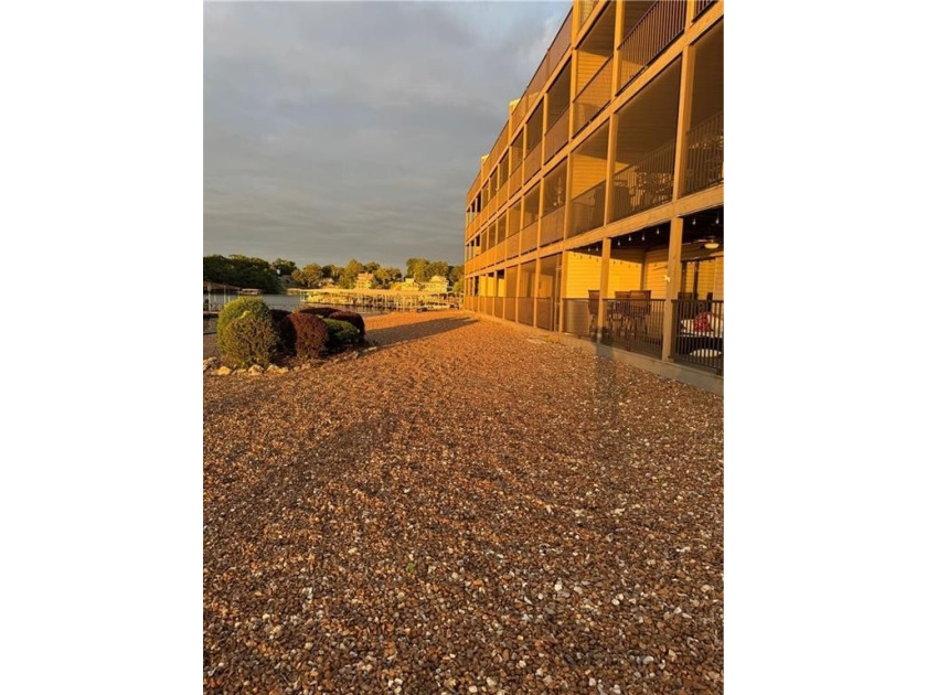 ***NEW,NEW***Osage Beach,Mo Walk-in unit no steps condo!Fabulous - photo 30