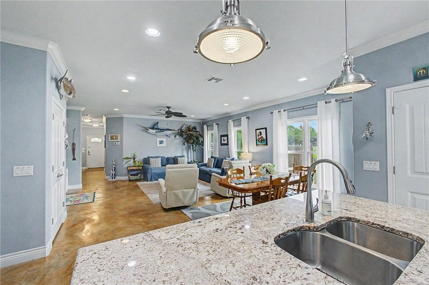Distinctive features and thoughtful design set this Rockport - photo 8