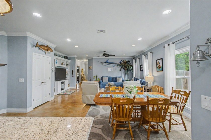 Distinctive features and thoughtful design set this Rockport - photo 9