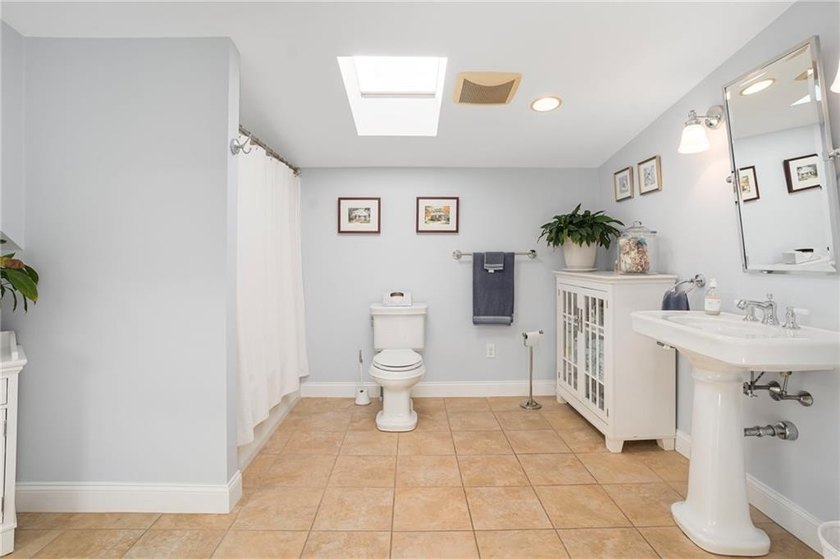 Welcome to this charming move-in ready Cape located in Newport's - photo 23