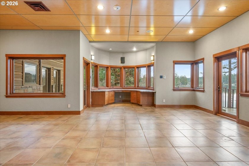 Exceptional opportunity to own a rare main-lake waterfront - photo 28