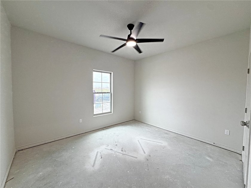 Welcome to 1414 Aegon, a beautifully appointed 3-bedroom - photo 3