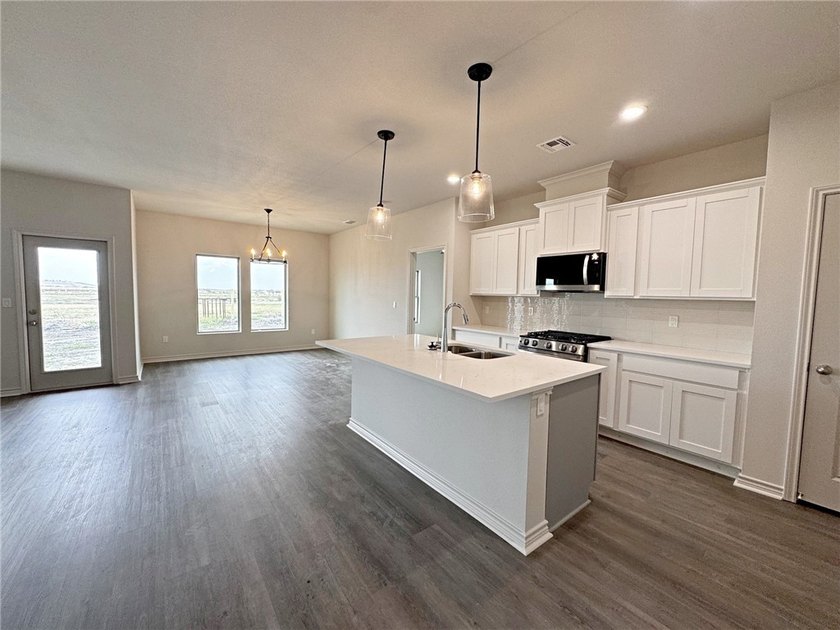 Welcome to 1414 Aegon, a beautifully appointed 3-bedroom - photo 6