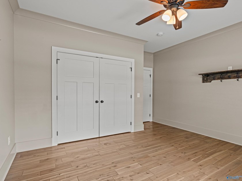 Stunning Sycamore Cove home inside Guntersville city limits - photo 16
