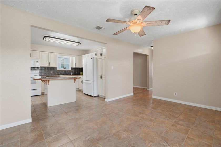 Welcome to your Ingleside on the Bay coastal cutie-painted a - photo 6