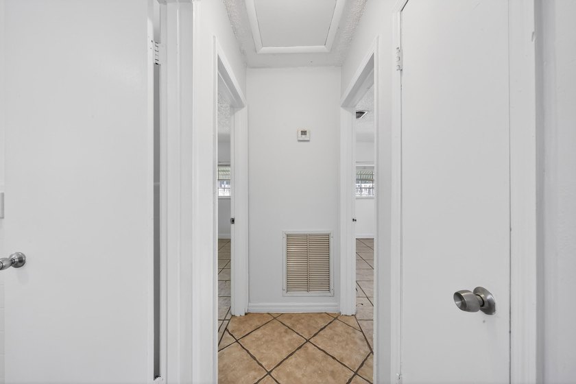 Income-producing duplex in a high-demand Oakland Park location - photo 14