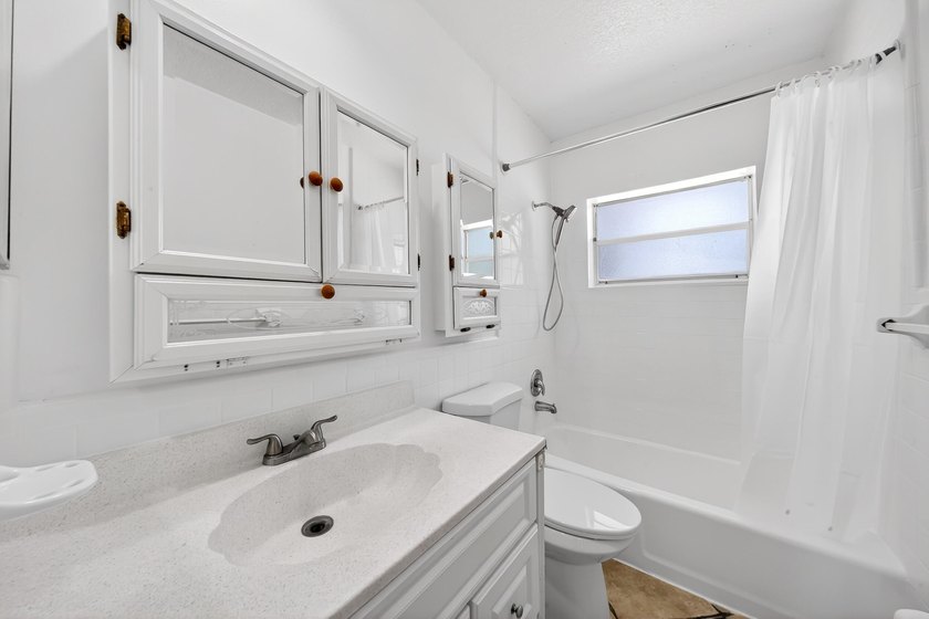 Income-producing duplex in a high-demand Oakland Park location - photo 15