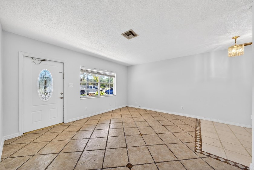 Income-producing duplex in a high-demand Oakland Park location - photo 16
