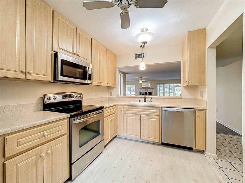 Under contract-accepting backup offers. Experience refined - photo 21