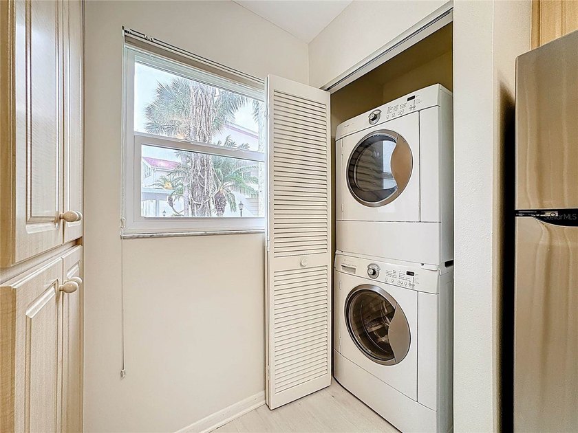 Under contract-accepting backup offers. Experience refined - photo 24
