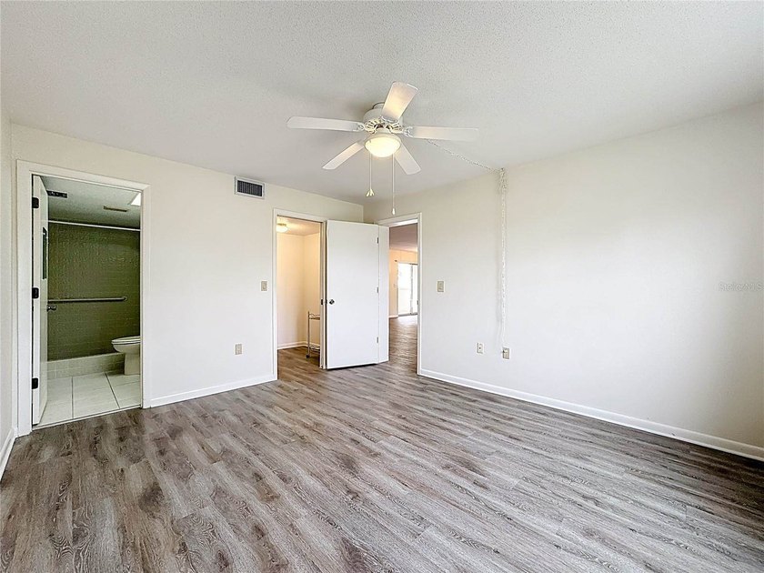 Under contract-accepting backup offers. Experience refined - photo 29