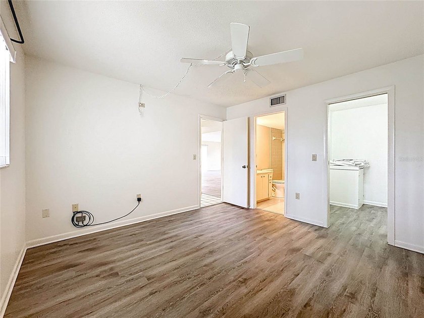 Under contract-accepting backup offers. Experience refined - photo 39