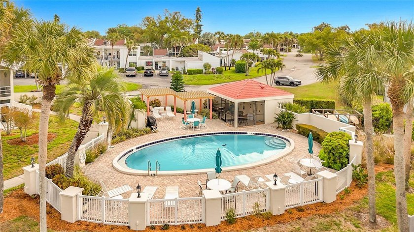 Under contract-accepting backup offers. Experience refined - photo 45