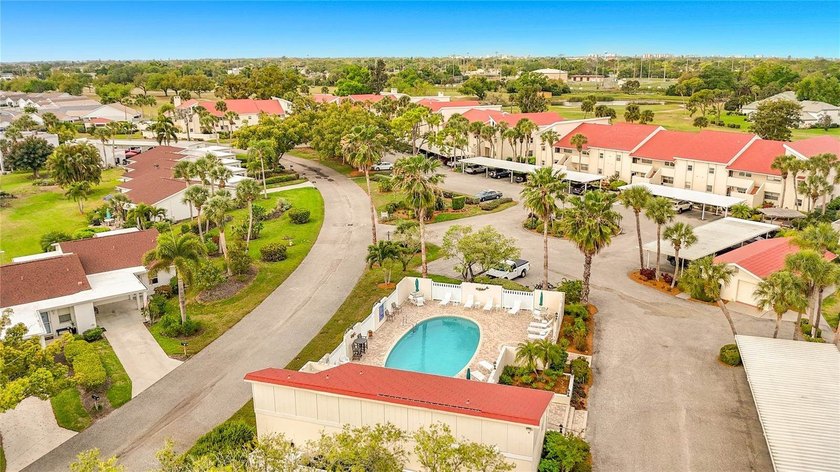 Under contract-accepting backup offers. Experience refined - photo 47