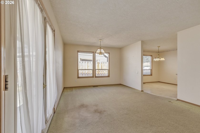 Open House - Friday 7/24, 5pm-7pm, Saturday 7/25, 12pm-2pm - photo 10