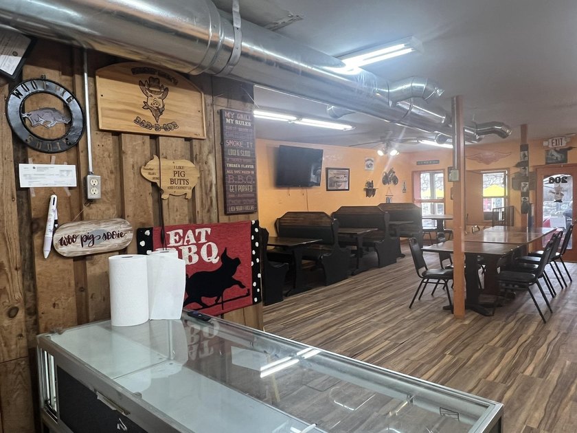 Hardy commercial building on Main St. with unlimited potential - photo 11
