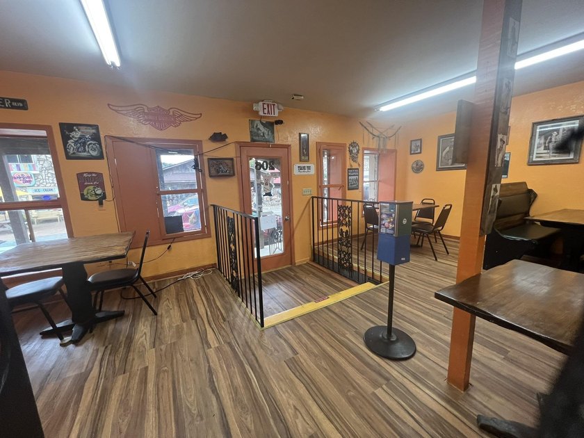 Hardy commercial building on Main St. with unlimited potential - photo 16