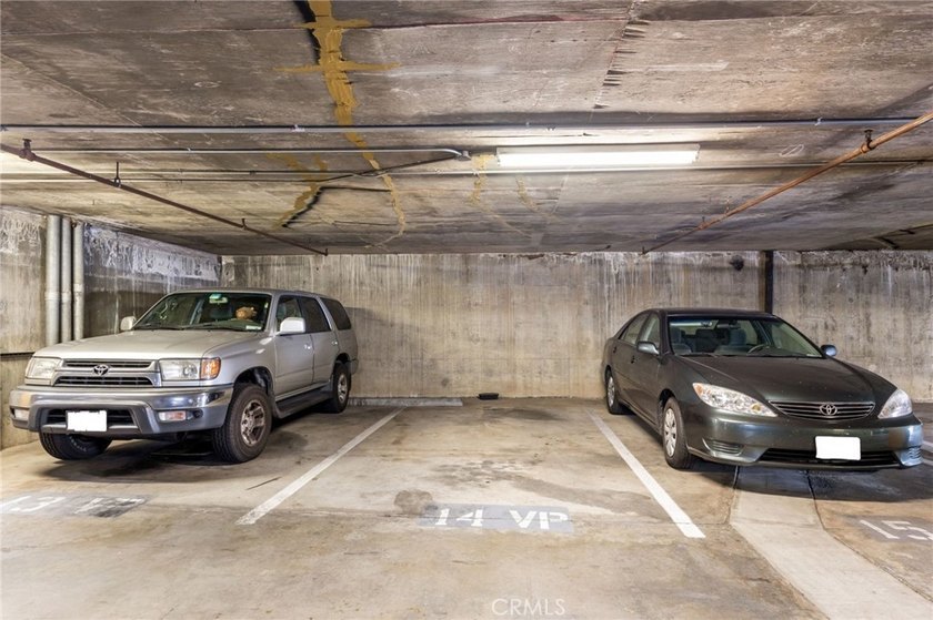 Rare first-floor end-unit condo with no common walls, located in - photo 27
