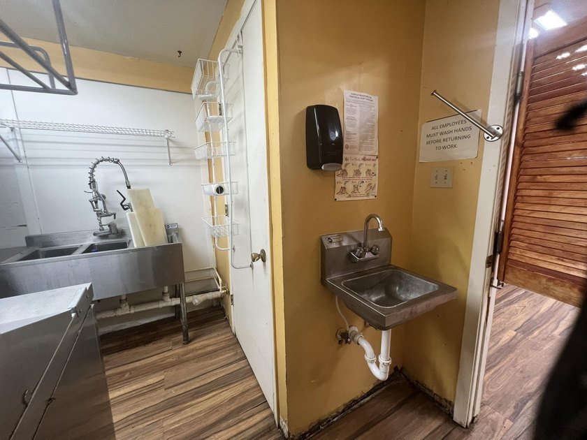 Hardy commercial building on Main St. with unlimited potential - photo 32