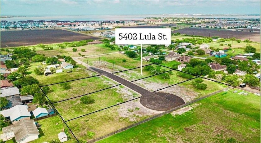 Step into a desiable area located Close to NAS / TAMCC and - photo 2
