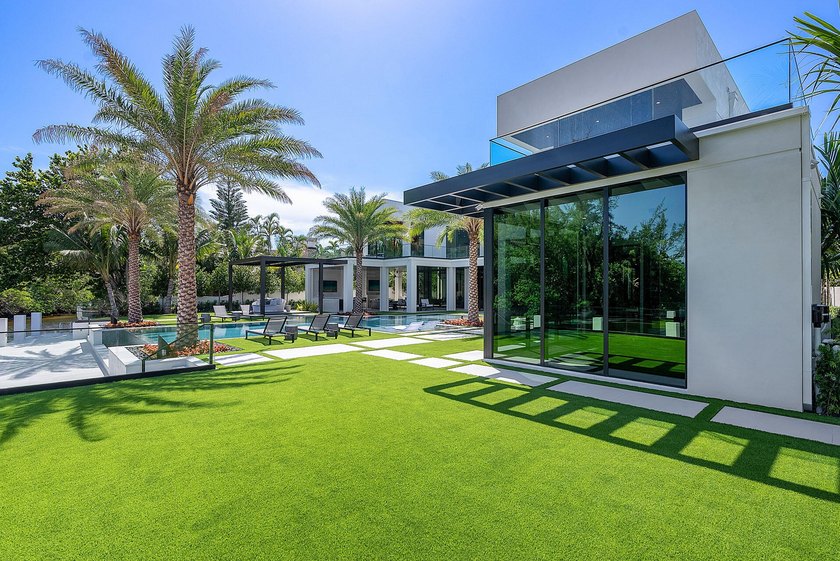 Introducing an exquisite Intracoastal Signature Estate by SRD - photo 5
