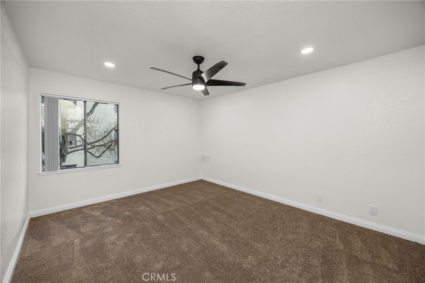 Welcome to 600 W 3rd Street, Unit B205, a fully remodeled - photo 13