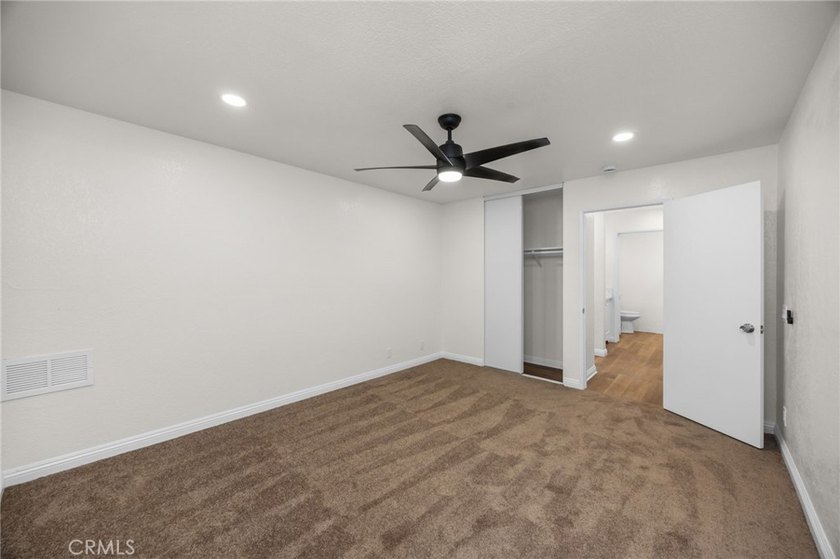 Welcome to 600 W 3rd Street, Unit B205, a fully remodeled - photo 14