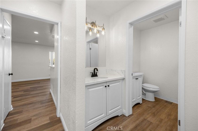 Welcome to 600 W 3rd Street, Unit B205, a fully remodeled - photo 18