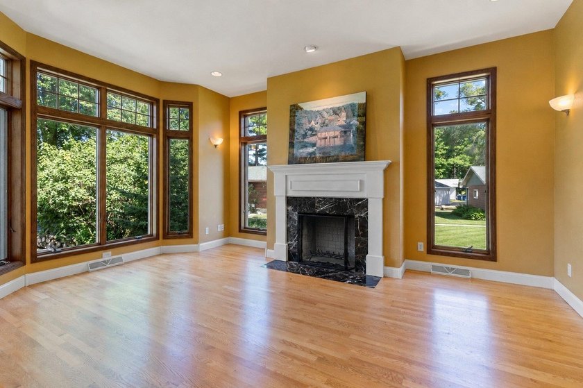 Exceptional waterfront retreat on the Wolf River offering - photo 19