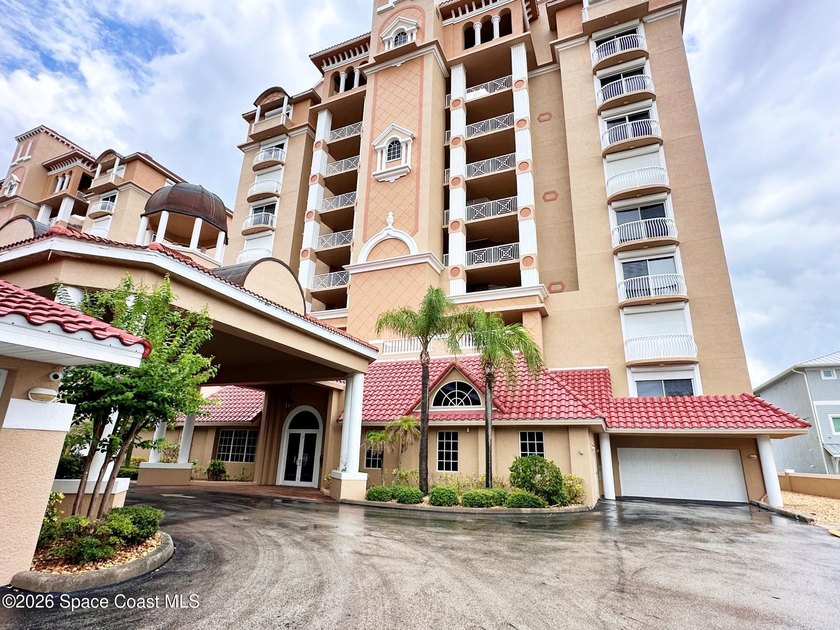 Wake up to breathtaking panoramic views of the Indian River from - photo 4