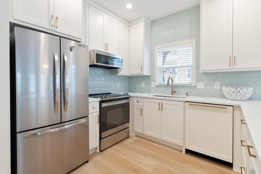 Turn-key, fully furnished coastal retreat in the highly - photo 21