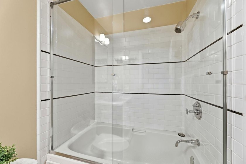 Located in San Jose, this bright, completly updated, single - photo 27