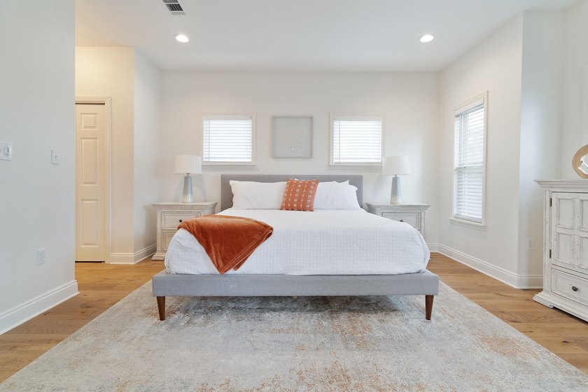 Turn-key, fully furnished coastal retreat in the highly - photo 32