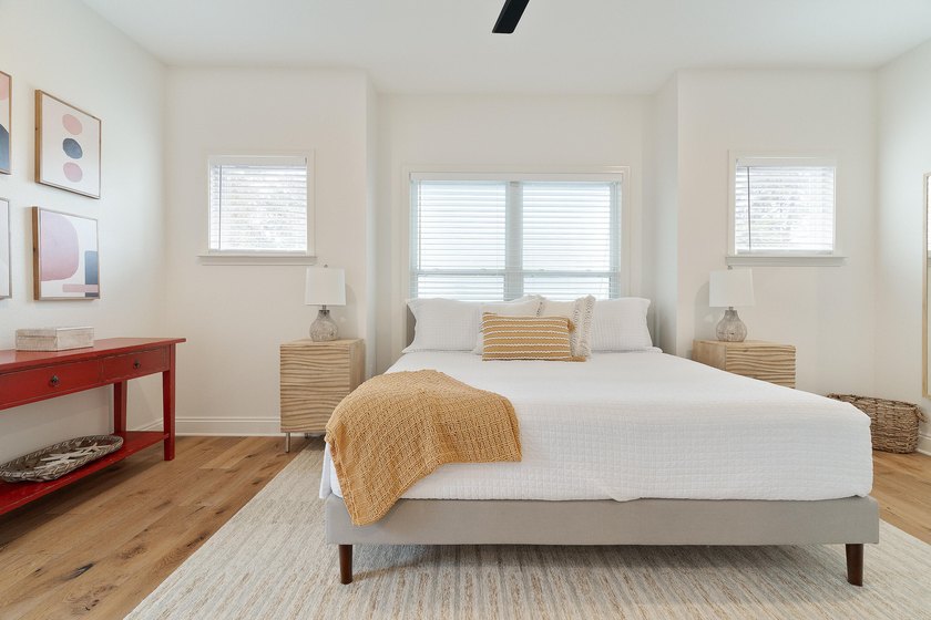Turn-key, fully furnished coastal retreat in the highly - photo 44