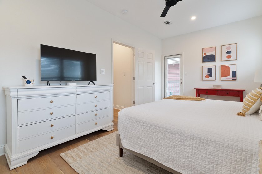Turn-key, fully furnished coastal retreat in the highly - photo 46