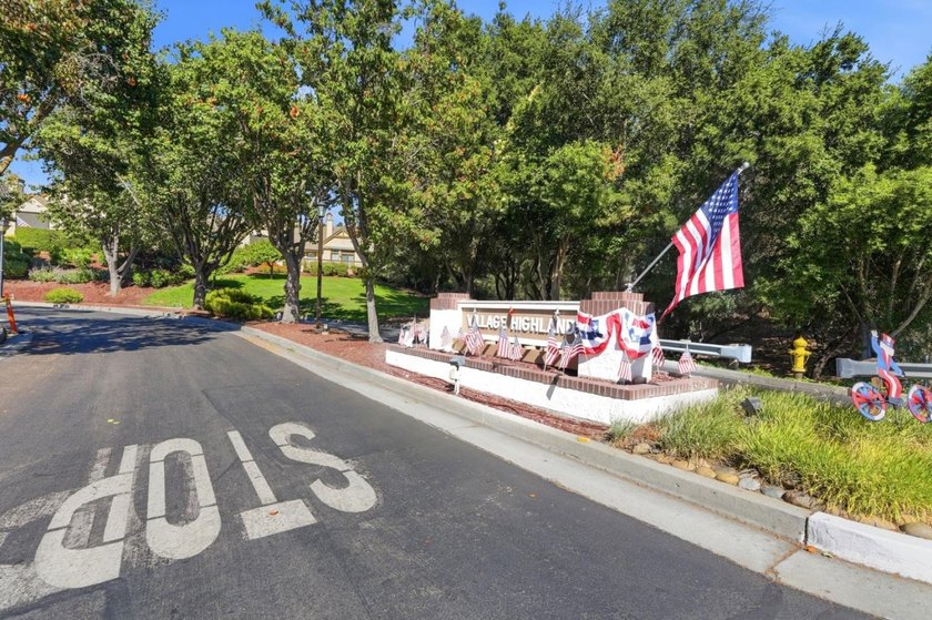 Located in San Jose, this bright, completly updated, single - photo 47
